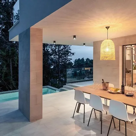 펜션 Awesome In With Outdoor Swimming Pool, Wifi And 3 Bedrooms *