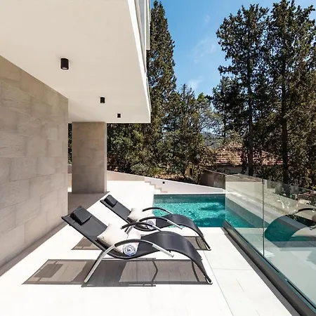 Awesome In With Outdoor Swimming Pool, Wifi And 3 Bedrooms 벨라루카